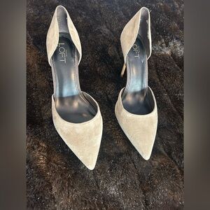LOFT Taupe Suede Pointed Toe D’Orsay Heels Size 8